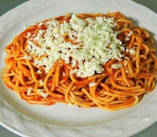 Espaguetis napolitano