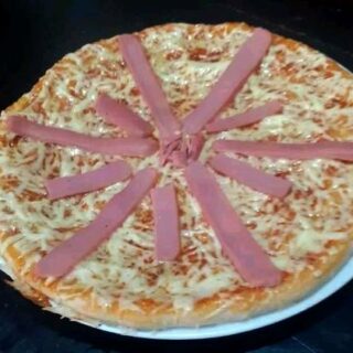 Pizza con Salchichas (QG)