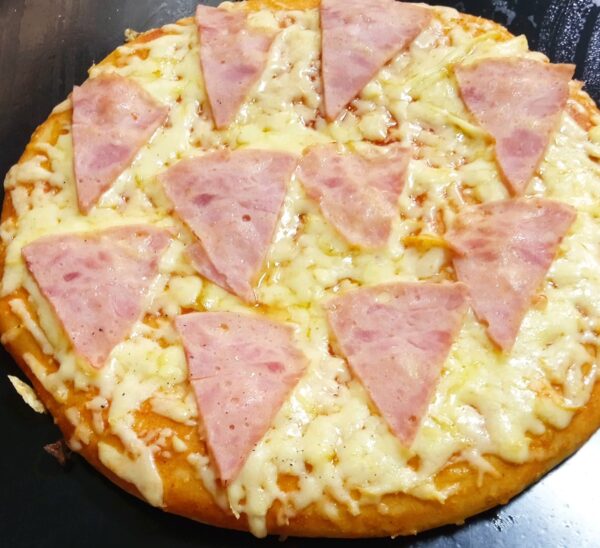 Pizza con Jamón y Queso - Imagen 2