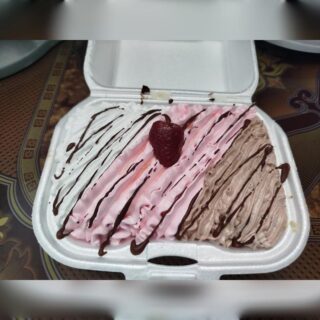 Torta tres leches arcoiris pequeña